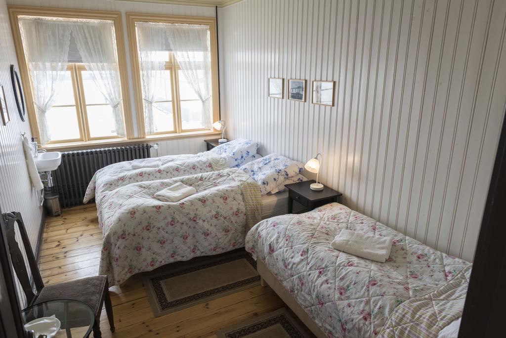 Einarshusid Guesthouse Bolungarvik Bilik gambar